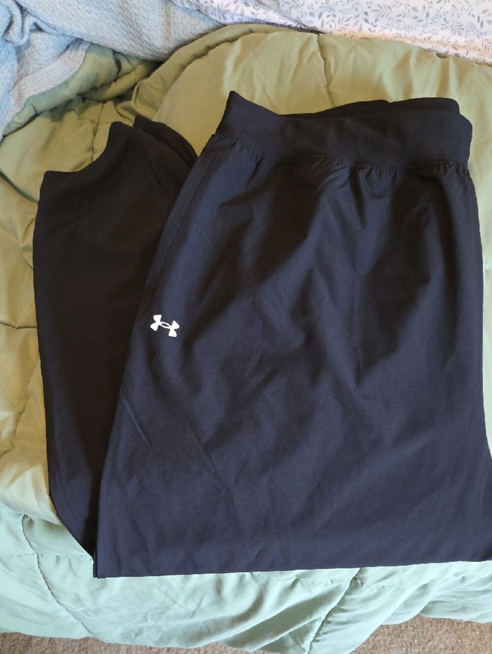 Under Armour Women's Black Track Joggers with Drawstring - 1X